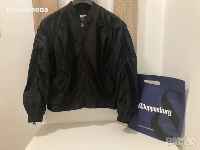 Яке бомбър на DKNY, черено, размер М