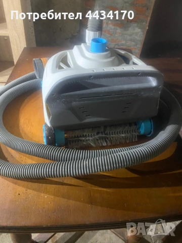 Спешно! Робот за почистване на басейн Intex ZX300 Deluxe – Отлично състояние, снимка 3 - Басейни и аксесоари - 53315740