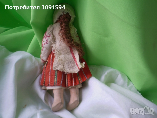 Стара кукра глава порцелан тяло плат ръчно бродирано облекло , снимка 4 - Колекции - 51732134