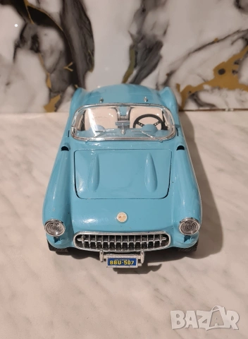 Колекционерски метален модел 1957 Chevrolet Corvette мащаб 1:18, снимка 3 - Колекции - 53394754