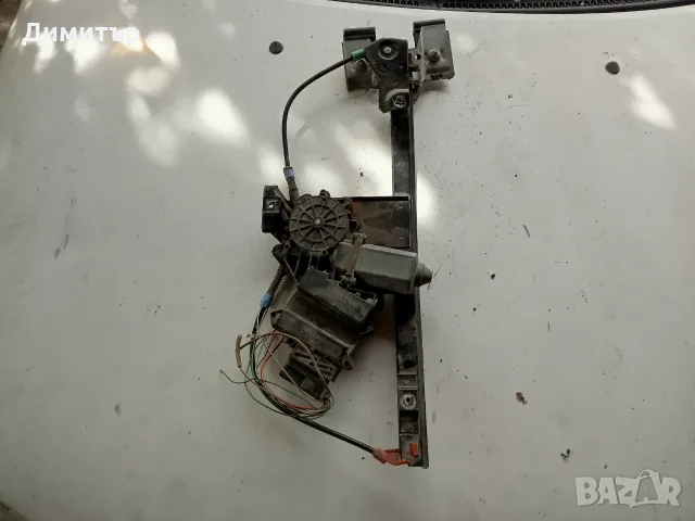 Стъкло повдигач Заден Десен За Фолксваген Голф 3 1994г / VW Golf 3 1994y, снимка 2 - Части - 56081745