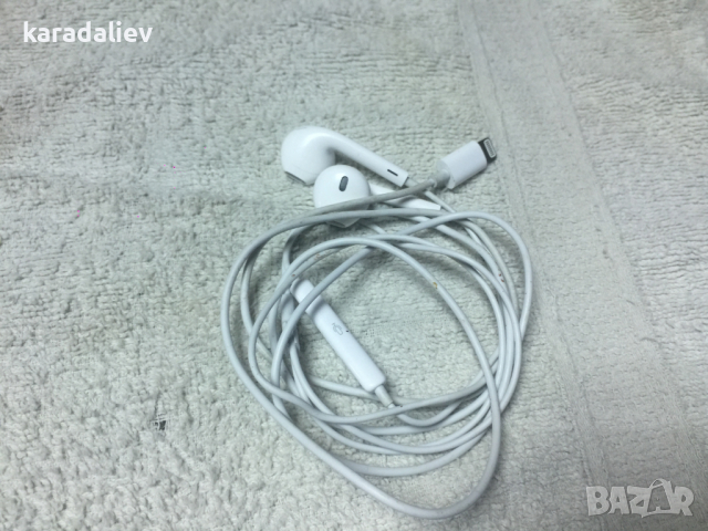 Слушалки Apple EarPods with Lightning Connector