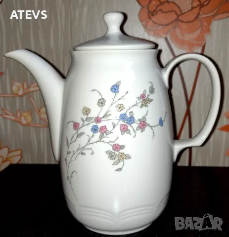 Немски порцеланов чайник и латиера, снимка 2 - Сервизи - 48671015