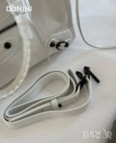 Balenciaga Дамска чанта, кожа, снимка 8 - Чанти - 56080487