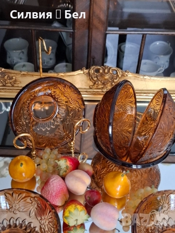 Винтидж комплект от 6 купички- пресовано стъкло , снимка 8 - Чинии - 52018849