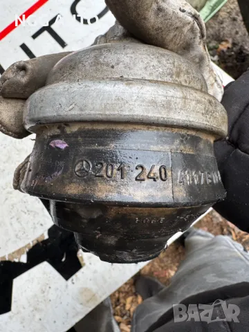Тампон Двигател за Мерцедес, Mercedes-Benz, № 201 240 41 17, 2012404117, снимка 2 - Части - 48303843