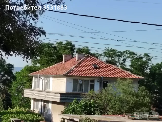 Масивна двуетажна къща в Карнобат, снимка 3 - Къщи - 55720790