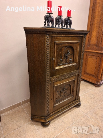 Винтидж ъглов шкаф с богата дърворезба , снимка 2 - Шкафове - 53366435