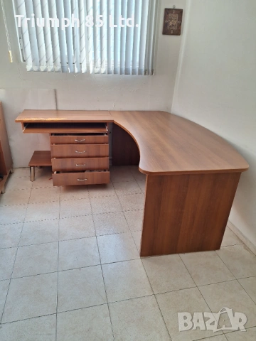 БЮРО, снимка 2 - Работни маси и бюра - 53506576