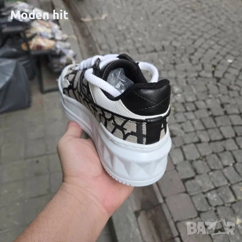 Valentino дамски сникърси висок клас реплика, снимка 6 - Кецове - 53627139