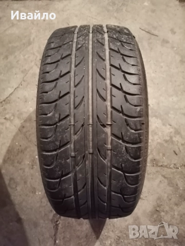 Продавам 1 брой летна гума 225.40.18 дот 2019 Tigar 