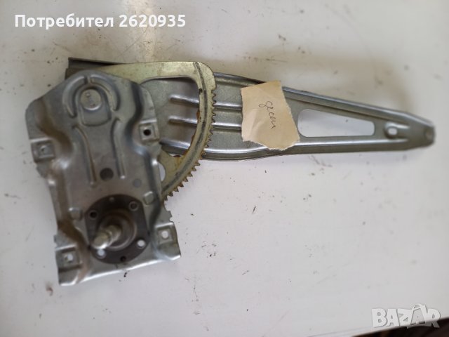 Машинка ръчна стъклоповдигач тойота ярис 2006-2011.  , снимка 4 - Части - 44391374