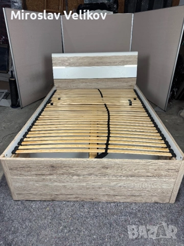 Спалня с лед осветление в добро състояние 