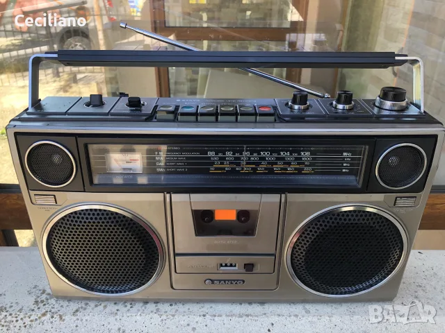 SANYO M-9930K-Оригинален японски радиокасетофон., снимка 13 - Радиокасетофони, транзистори - 55929228
