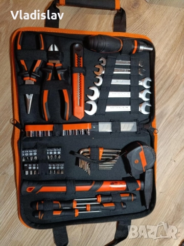 Комплeкт инструменти