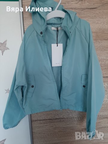 Ново тънко детско яке със сваляща се качулка