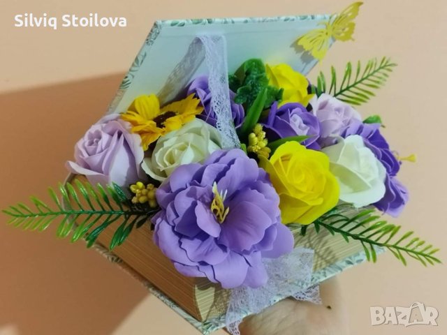 "Кутия книга" със сапунени цветя подходящ подарък за всеки повод, снимка 2 - Подаръци за жени - 40950959
