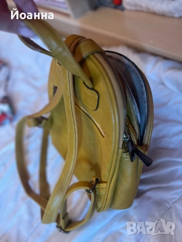 Дамска раница, снимка 2 - Раници - 51658837