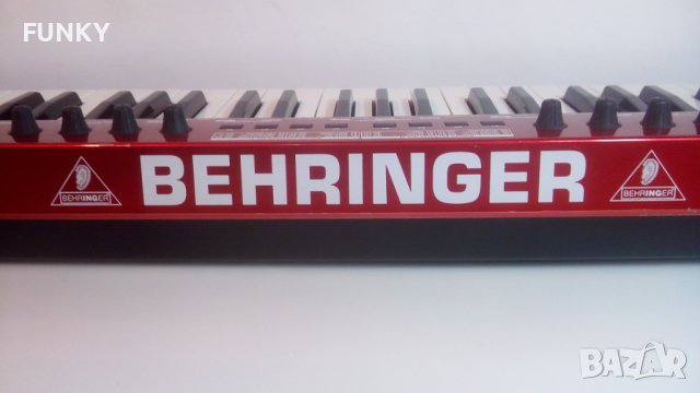 Behringer U-Control UMX490 USB MIDI Controller