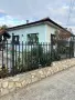 Упи с къща и гаражи, снимка 2