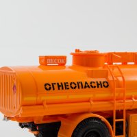 МАЗ 506 АЦ-8-500А цистерна - мащаб 1:43 на Наши Грузовики моделът е нов в кутия, снимка 10 - Колекции - 42698855