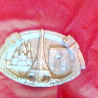 Метален пепелник Париж , снимка 1 - Антикварни и старинни предмети - 38912518