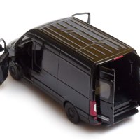 Mercedes-Benz Sprinter - мащаб 1:36 на KinSmart моделът е нов в кутия, снимка 7 - Колекции - 42686703