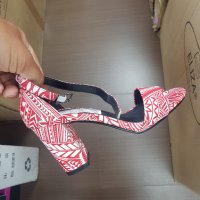 Обувки, снимка 1 - Дамски обувки на ток - 41594068