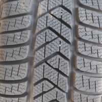 2бр.зимни гуми 225/40/18 Pirelli, снимка 1 - Гуми и джанти - 44805105