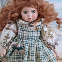 Колекционерска порцеланова кукла, снимка 2 - Колекции - 38753947