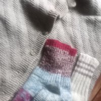 Вълнен плетен пъловер и вълнени чорапи , снимка 3 - Жилетки - 40298721