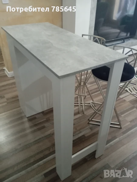 Барплот с два бар стола., снимка 1