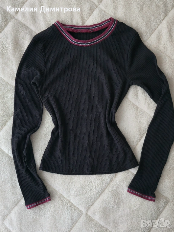 Черна блуза по тялото с контрастен кант, снимка 1