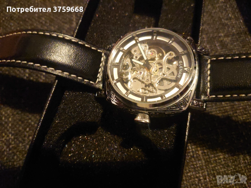 Автоматичен ,самонавивен часовник със кожена каишка., снимка 1