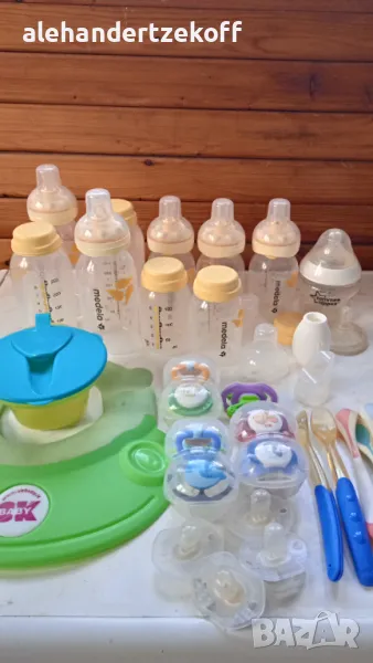 Шишета биберони и аксесоари за бебета Medela, снимка 1