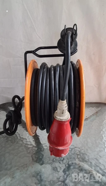 Трифазен стенен удължител на макара с кабел 15м  5х2.5mm, снимка 1