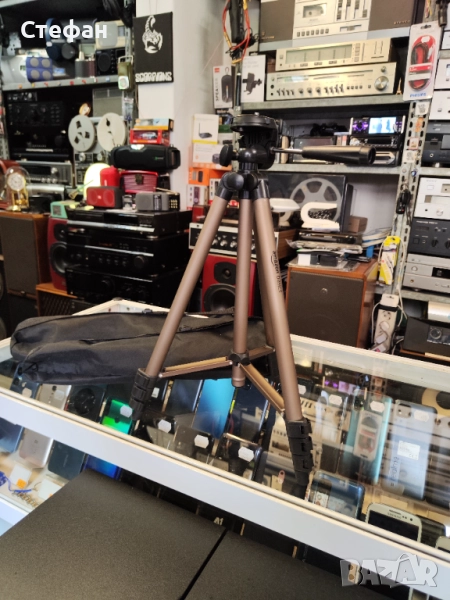 Amazon Basics 50-инчов олекотен преносим статив за монтиране на камера с чанта, за фотография при пъ, снимка 1