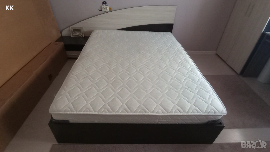 Легло с матрак 144/190. + нощно шкафче. , снимка 1