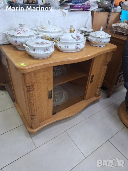 Масивен шкаф , снимка 1