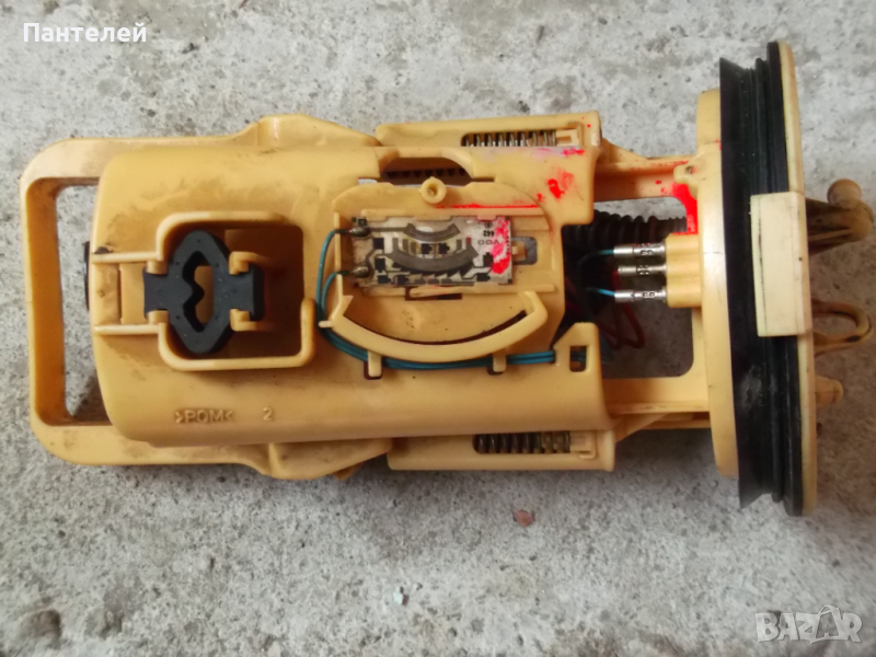 Помпа в резервоара за Бмв 330д , снимка 1