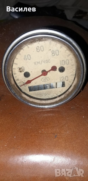 Ковровец гуми за резервоар,скоростомер,стар номер.Цедка от стар мотор., снимка 1