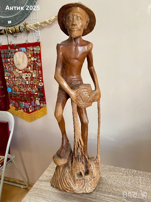 Винтидж резбована скулптура от тиково дърво — рибар с мрежа, снимка 1