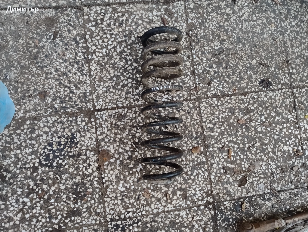 Пружина Задна За Фолксваге Пасат Б3 Комби 1993г / VW Passat B3 Combi 1993y, снимка 1