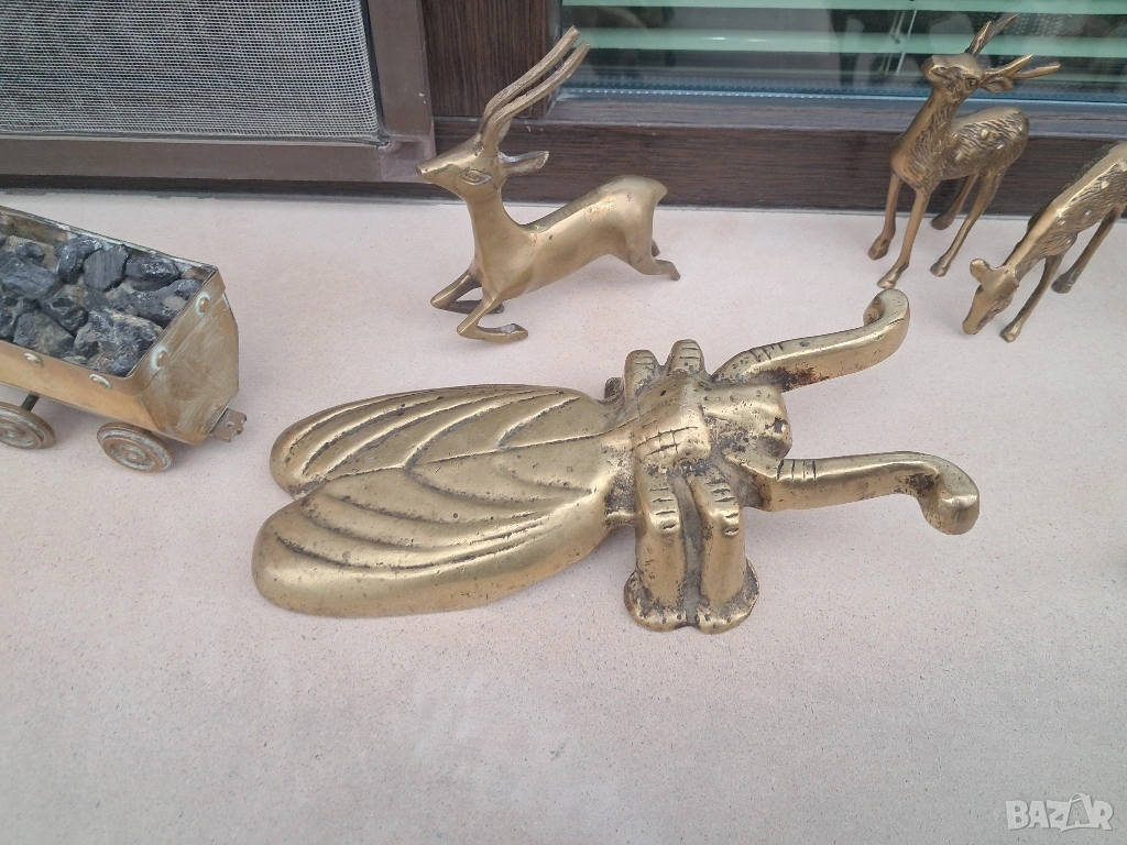 Бронзови съкровища-коне с каруци,животни,разни др., снимка 1
