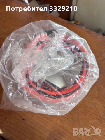 Гирички и футболна топка