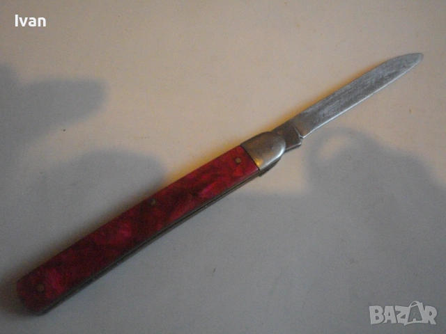 Българско Соц ножче ножка джобно туристическо 18,5 см с дръжка от червен каталин, снимка 4 - Антикварни и старинни предмети - 53420295