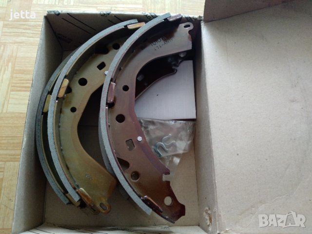 Задни барабанни накладки Toyota Hiace, Hilux, Land Cruiser, 4 Runner 04495-0k160, снимка 2 - Части - 40291302