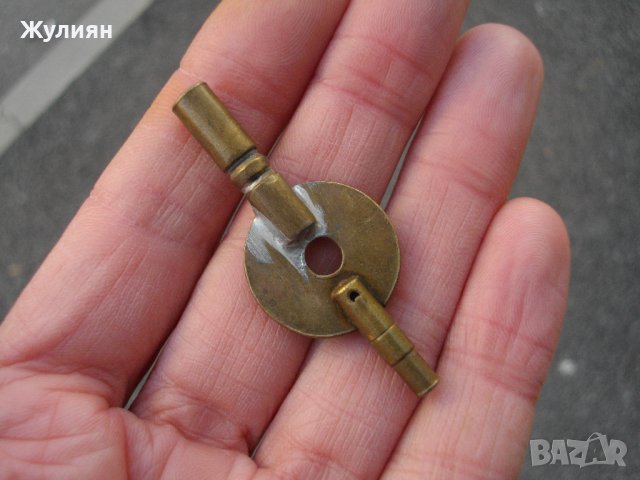 СТАРО КЛЮЧЕ ДВЕ В ЕДНО КЛЮЧ ЗА СТЕНЕН ИЛИ КАМИНЕН ЧАСОВНИК