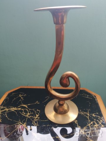 масивен месингов свещник