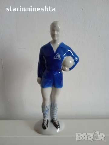 РЕДКАЖ Бисер Михайлов статуетка Левски Порцеланова Фигура  футбол футболист порцелан , снимка 3 - Антикварни и старинни предмети - 48636764